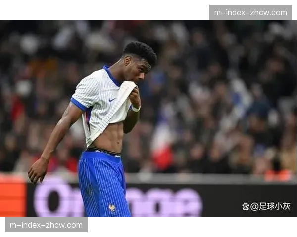 皇马低位防守组织严密,楚阿梅尼与卡马文加双后腰覆盖保护禁区前沿